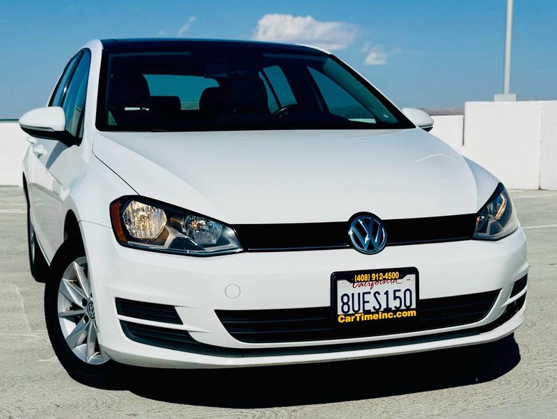 Volkswagen Golf Vehicle Full-screen Gallery Image 02