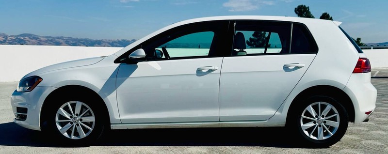 Volkswagen Golf Vehicle Full-screen Gallery Image 07