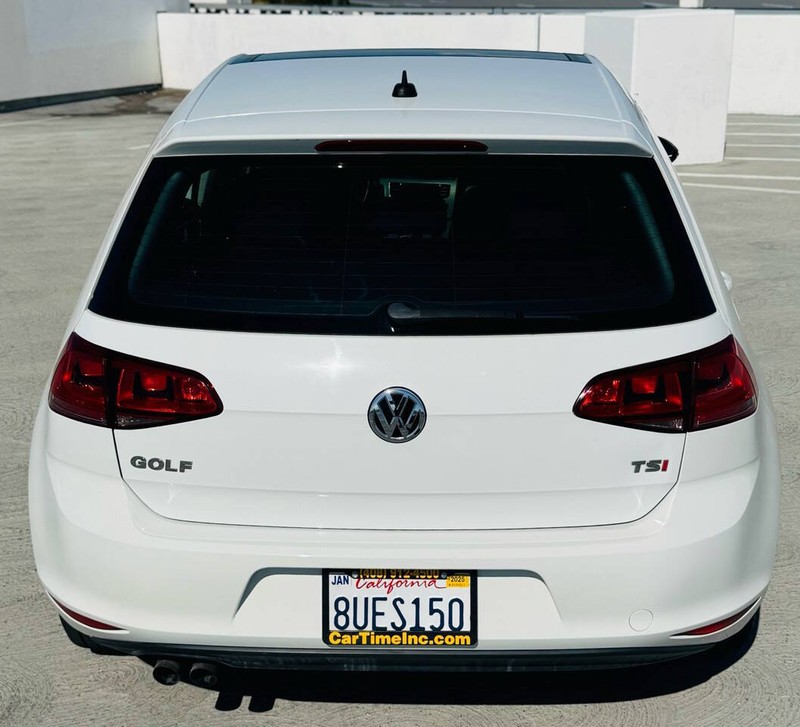 Volkswagen Golf Vehicle Full-screen Gallery Image 09
