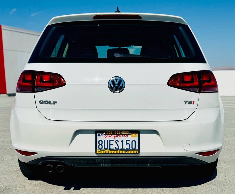Volkswagen Golf Vehicle Full-screen Gallery Image 10