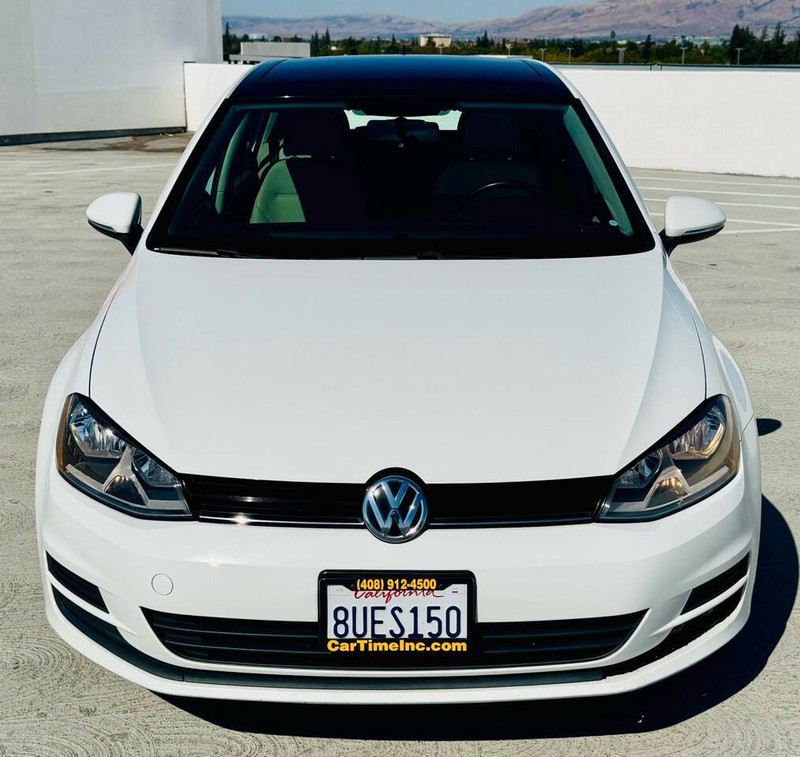 Volkswagen Golf Vehicle Full-screen Gallery Image 11
