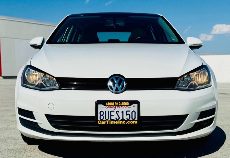 Volkswagen Golf Vehicle Full-screen Gallery Image 12