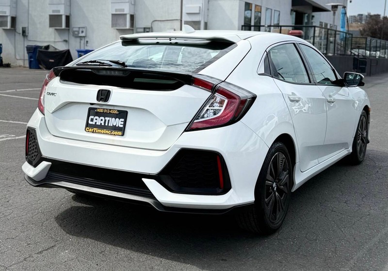 Honda Civic Hatchback Vehicle Full-screen Gallery Image 04
