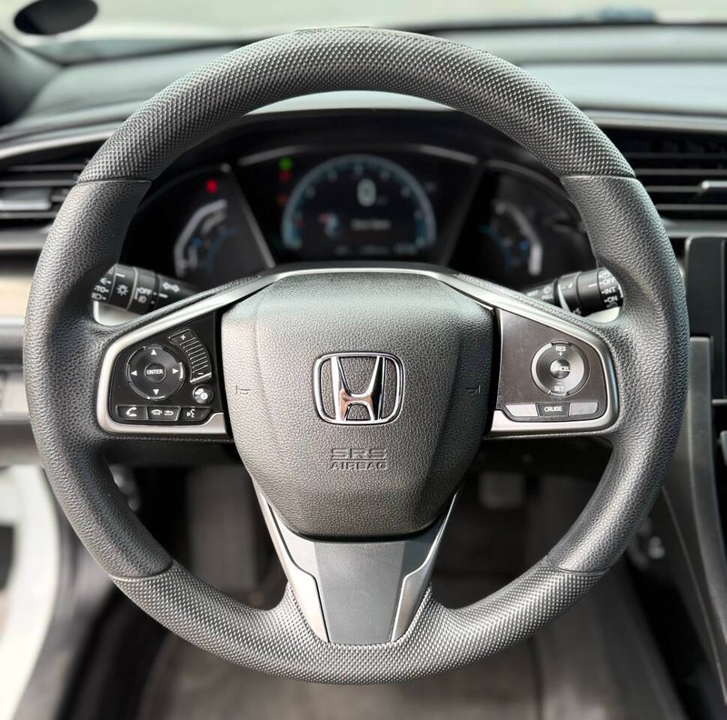 Honda Civic Hatchback Vehicle Full-screen Gallery Image 10