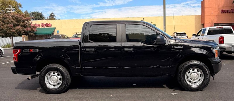 Ford F-150 Vehicle Full-screen Gallery Image 04