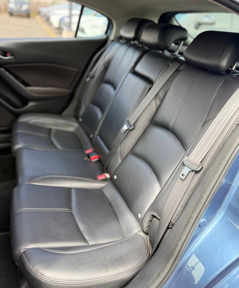 Mazda Mazda3 Hatchback Vehicle Full-screen Gallery Image 15