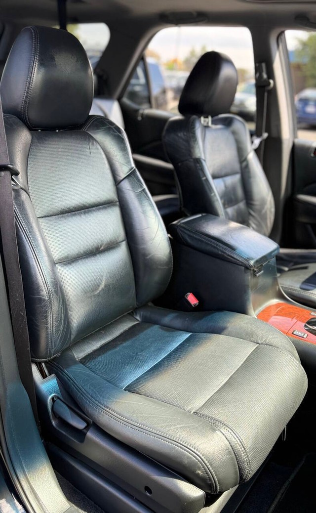 Acura MDX Vehicle Full-screen Gallery Image 15
