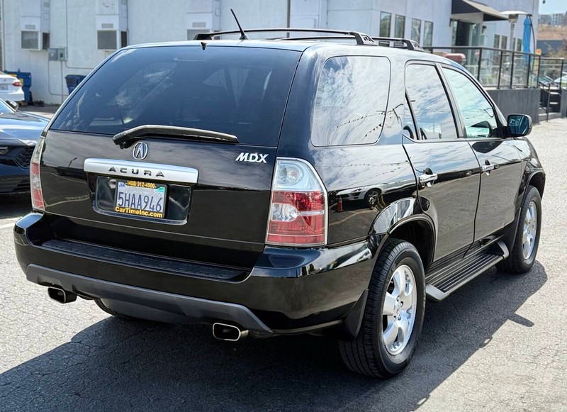 Acura MDX Vehicle Full-screen Gallery Image 04