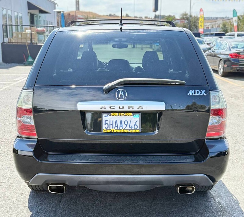 Acura MDX Vehicle Full-screen Gallery Image 05