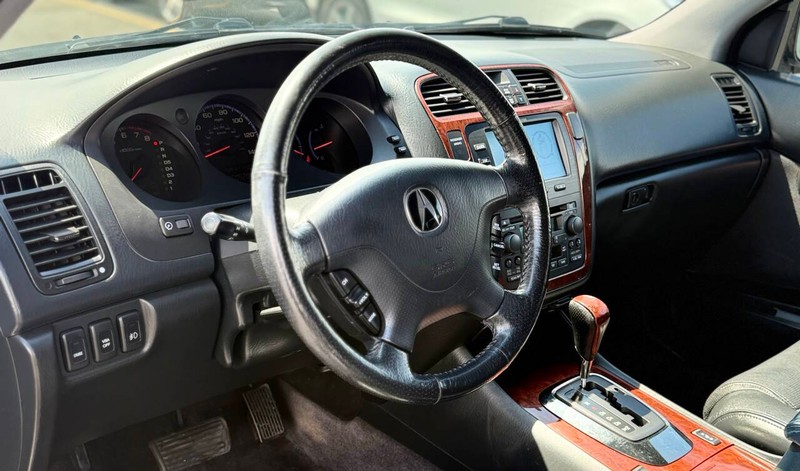 Acura MDX Vehicle Full-screen Gallery Image 11