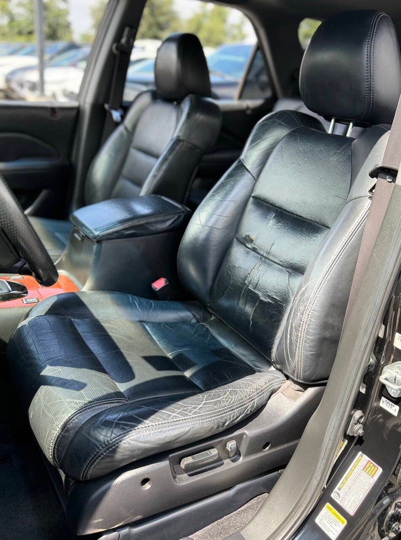 Acura MDX Vehicle Full-screen Gallery Image 14