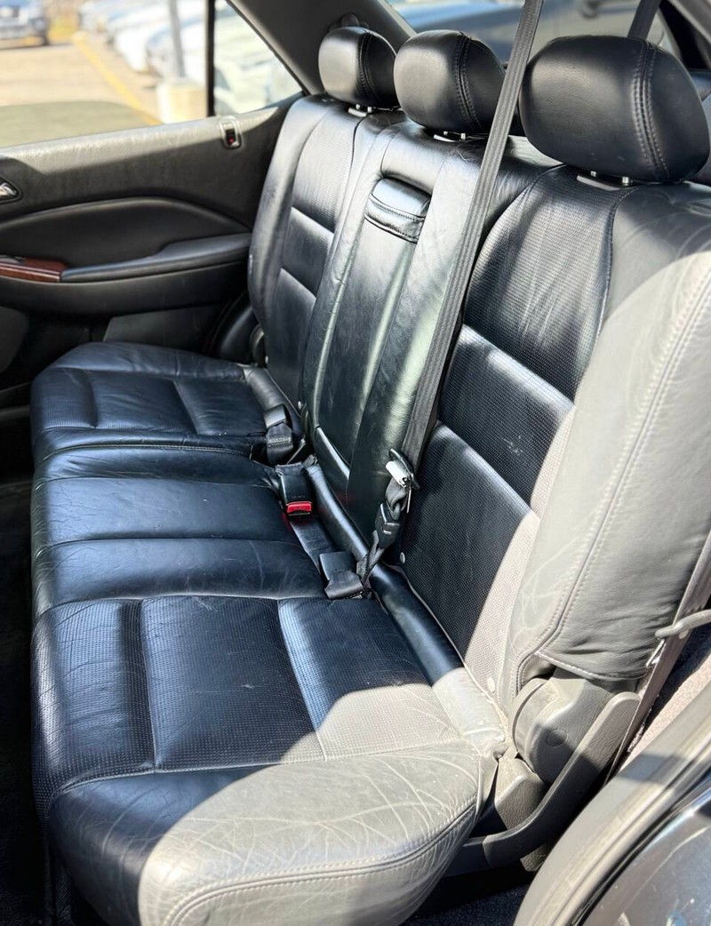 Acura MDX Vehicle Full-screen Gallery Image 17