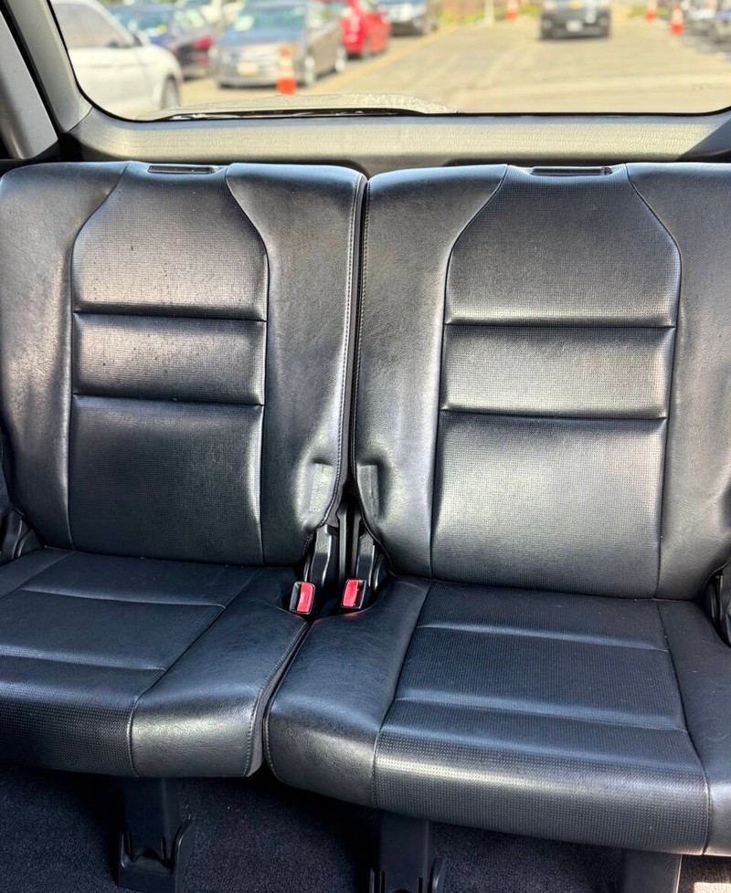 Acura MDX Vehicle Full-screen Gallery Image 18