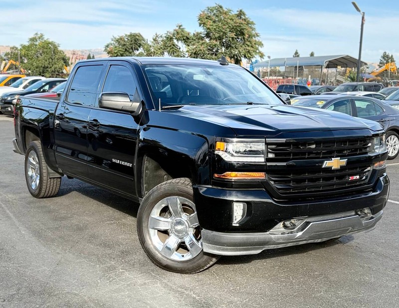 Chevrolet Silverado 1500 Vehicle Full-screen Gallery Image 02