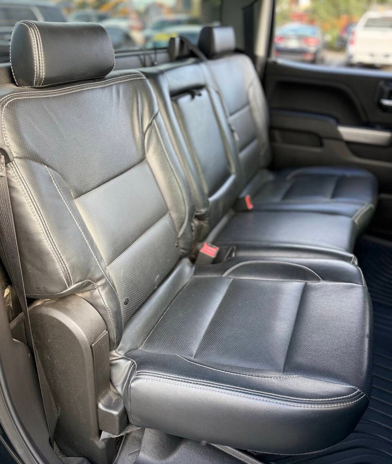 Chevrolet Silverado 1500 Vehicle Full-screen Gallery Image 14