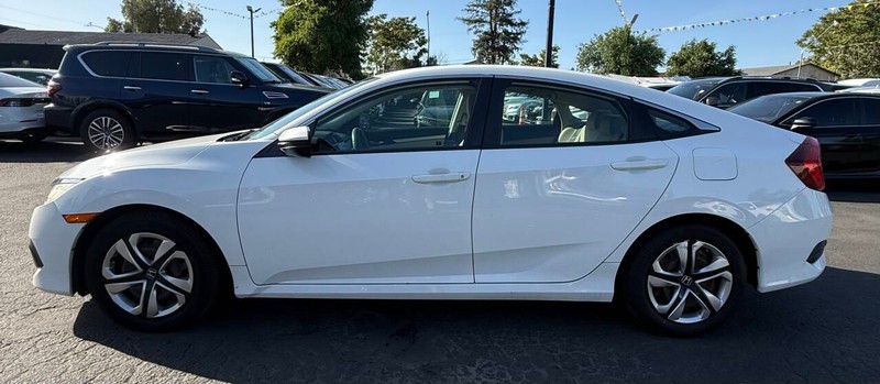Honda Civic Sedan Vehicle Full-screen Gallery Image 04