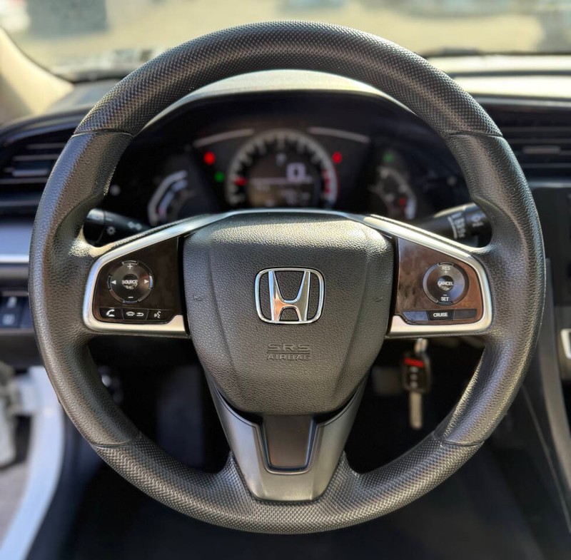 Honda Civic Sedan Vehicle Full-screen Gallery Image 10