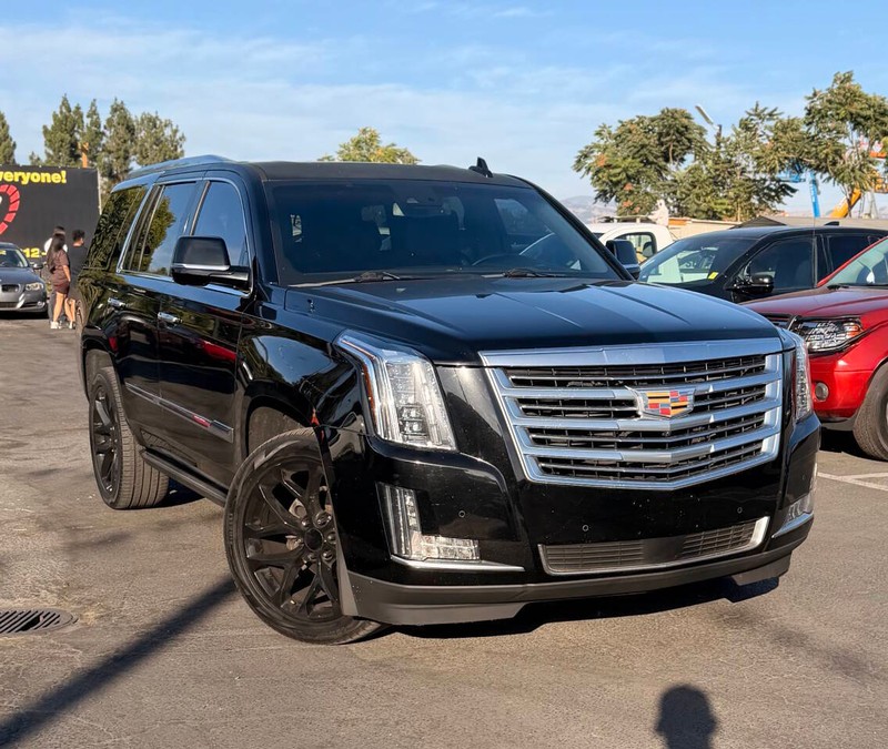 Cadillac Escalade Vehicle Full-screen Gallery Image 02