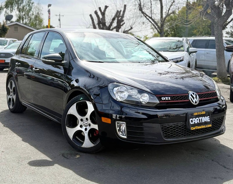 Volkswagen GTI Vehicle Full-screen Gallery Image 02