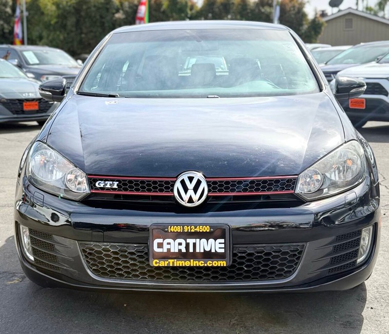 Volkswagen GTI Vehicle Full-screen Gallery Image 03