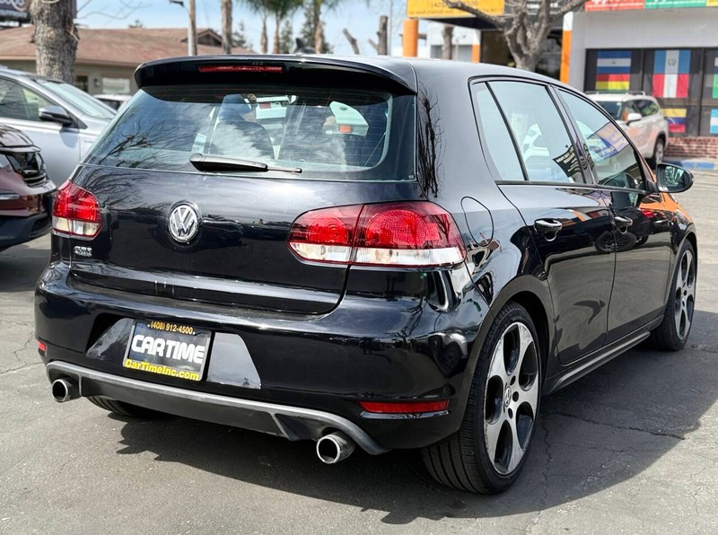 Volkswagen GTI Vehicle Full-screen Gallery Image 06