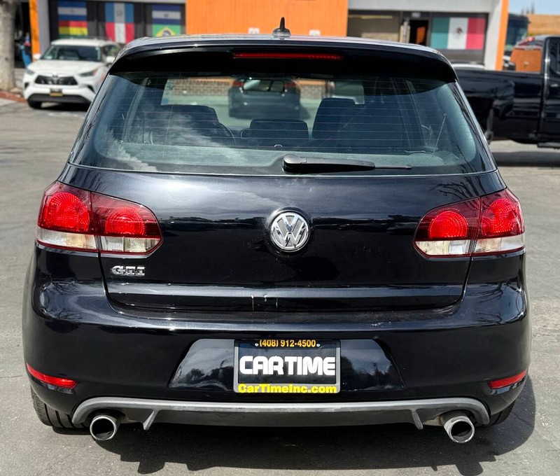 Volkswagen GTI Vehicle Full-screen Gallery Image 07