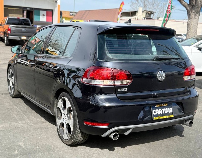Volkswagen GTI Vehicle Full-screen Gallery Image 15