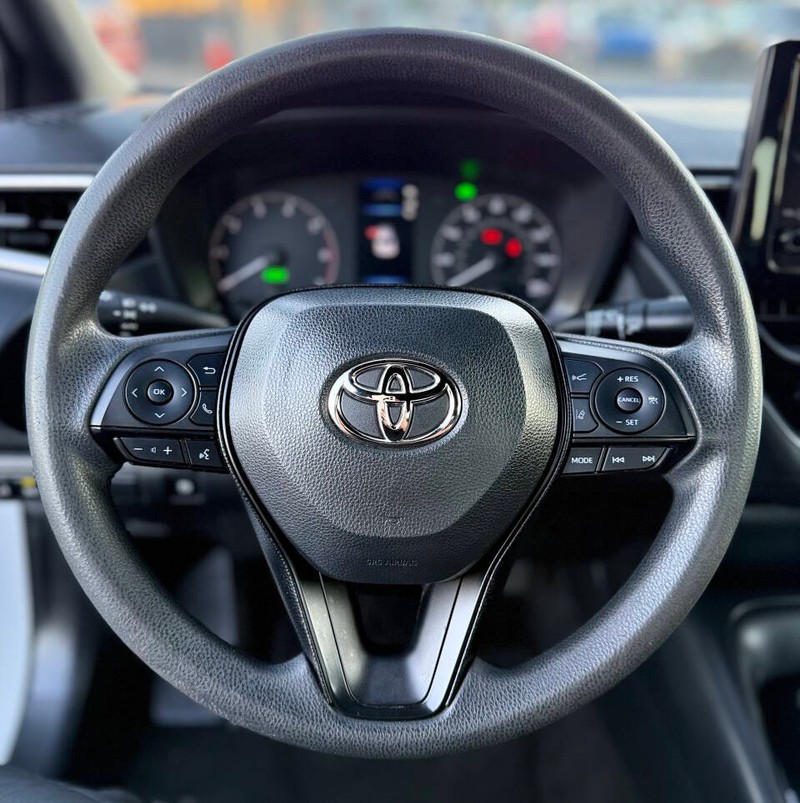 Toyota Corolla Vehicle Full-screen Gallery Image 08