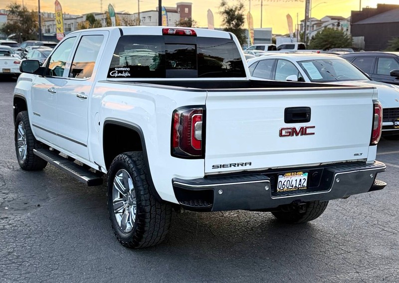 GMC Sierra 1500 Vehicle Full-screen Gallery Image 06