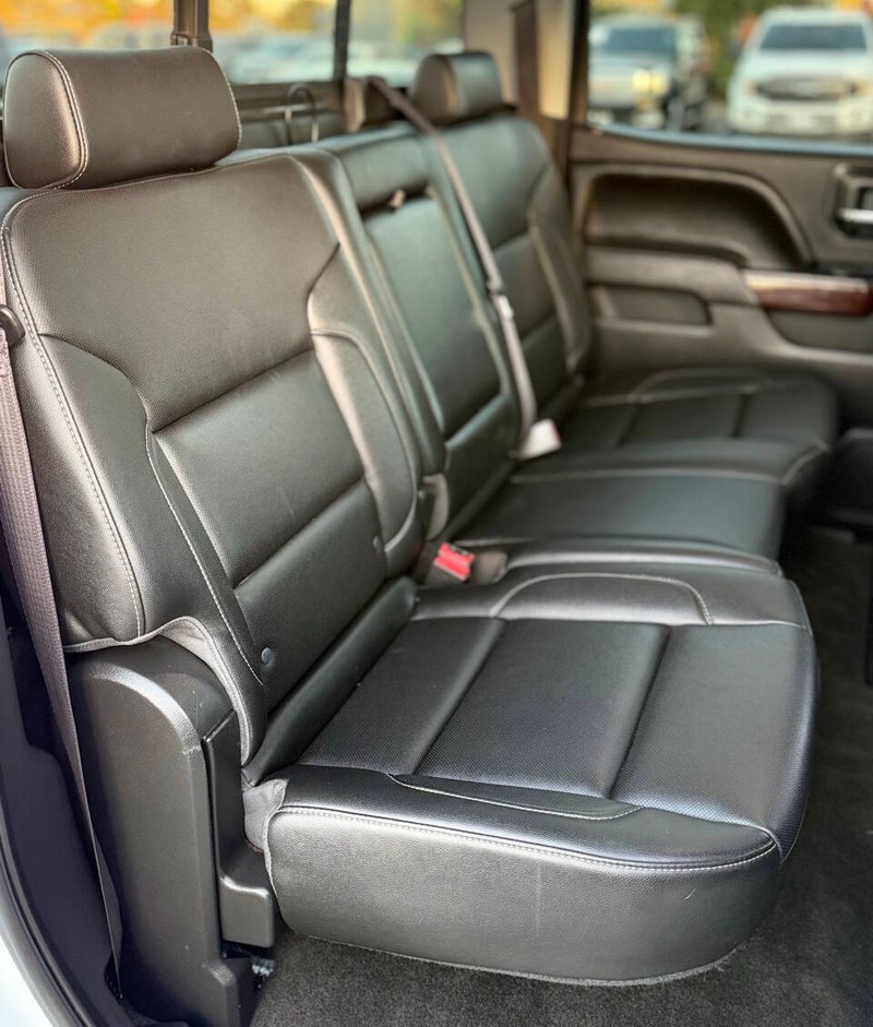 GMC Sierra 1500 Vehicle Full-screen Gallery Image 13