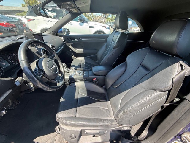 Audi A3 Vehicle Full-screen Gallery Image 15