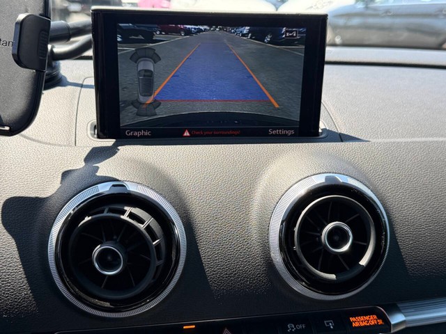 Audi A3 Vehicle Full-screen Gallery Image 19
