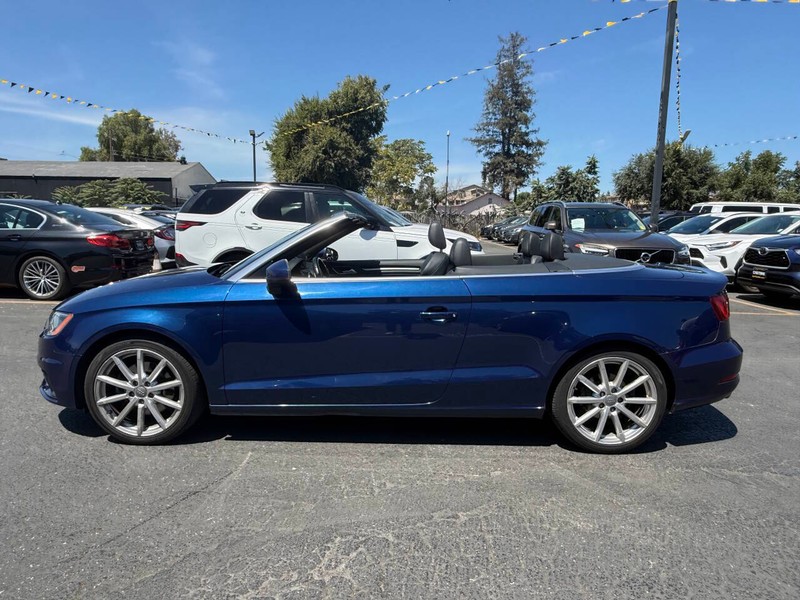 Audi A3 Vehicle Full-screen Gallery Image 02