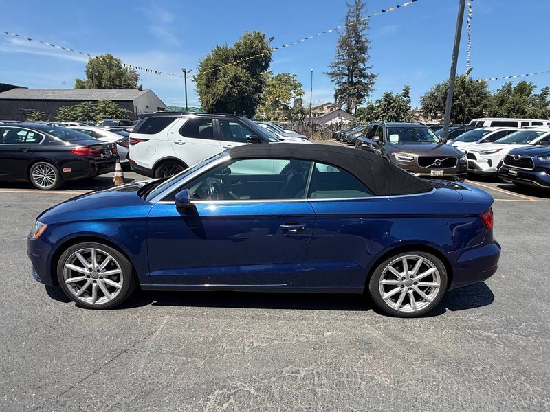 Audi A3 Vehicle Full-screen Gallery Image 09