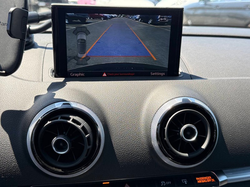 Audi A3 Vehicle Full-screen Gallery Image 19