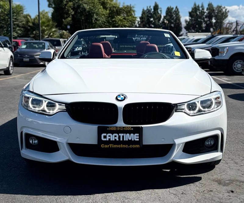 BMW 4 Series Vehicle Full-screen Gallery Image 03
