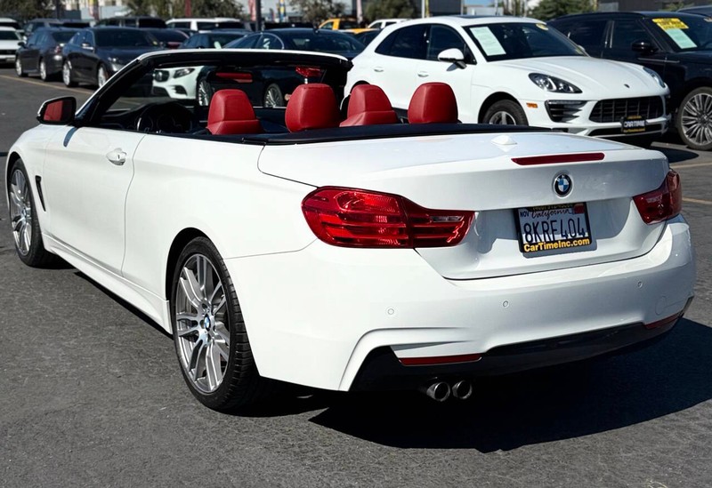 BMW 4 Series Vehicle Full-screen Gallery Image 07