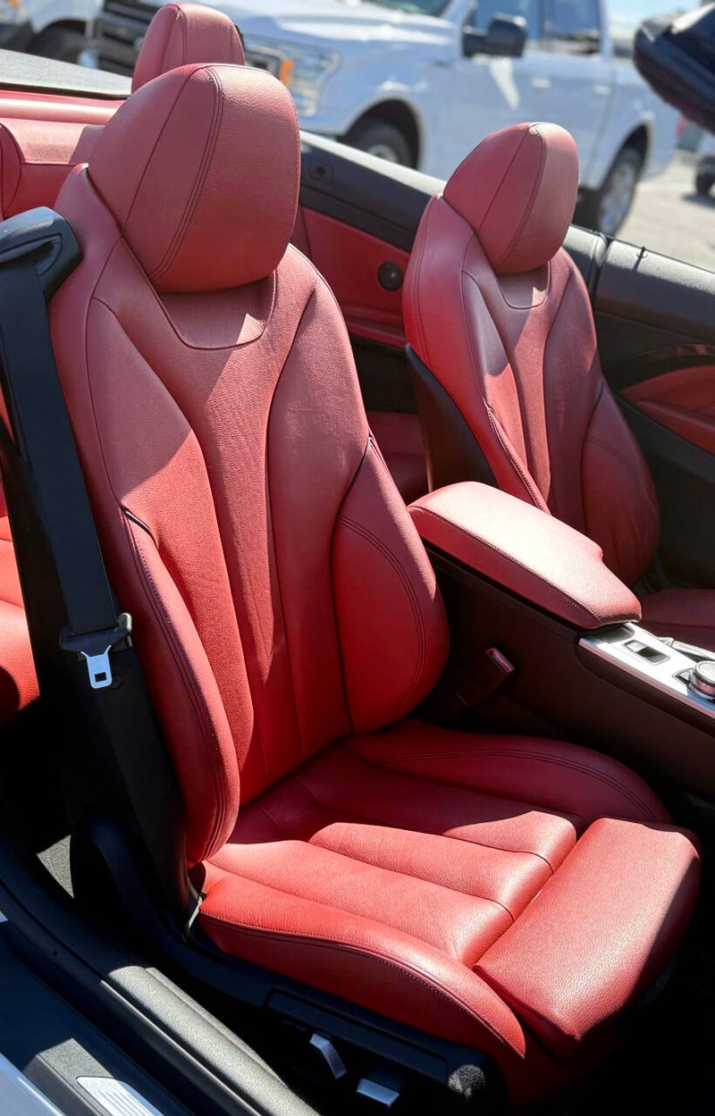 BMW 4 Series Vehicle Full-screen Gallery Image 11
