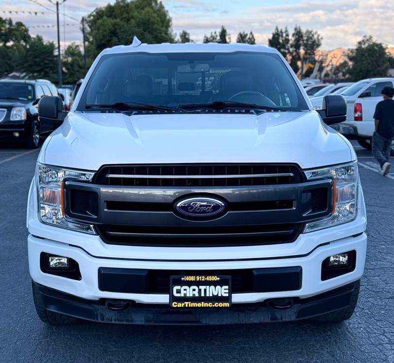 Ford F-150 Vehicle Full-screen Gallery Image 02