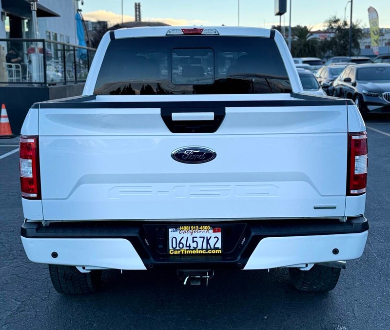 Ford F-150 Vehicle Full-screen Gallery Image 05