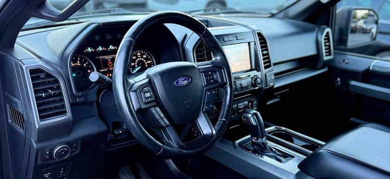 Ford F-150 Vehicle Full-screen Gallery Image 09