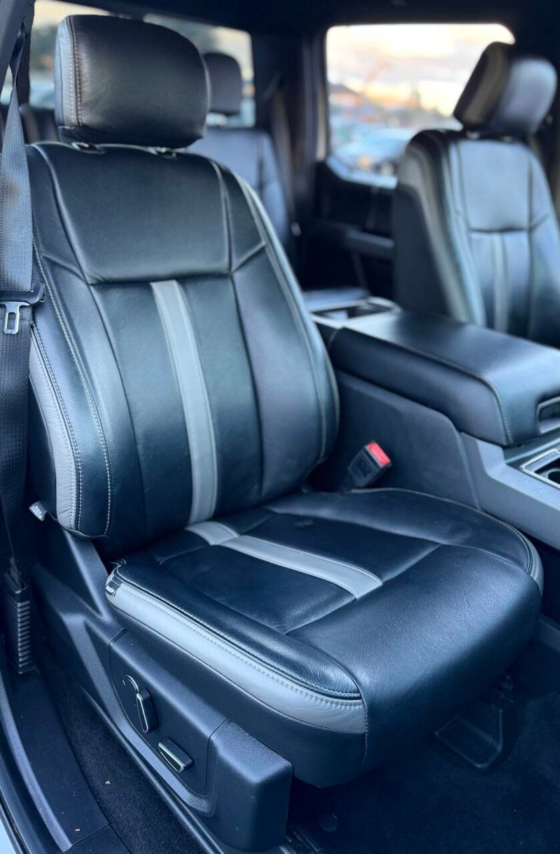 Ford F-150 Vehicle Full-screen Gallery Image 13