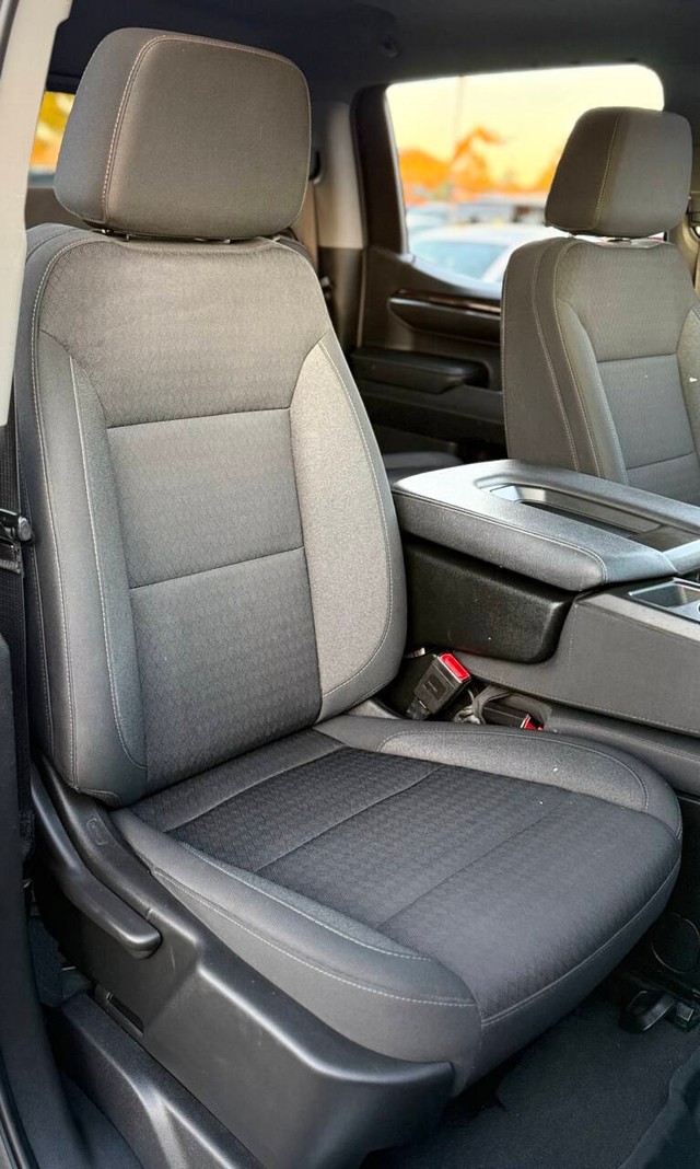 Chevrolet Silverado 1500 Vehicle Full-screen Gallery Image 13