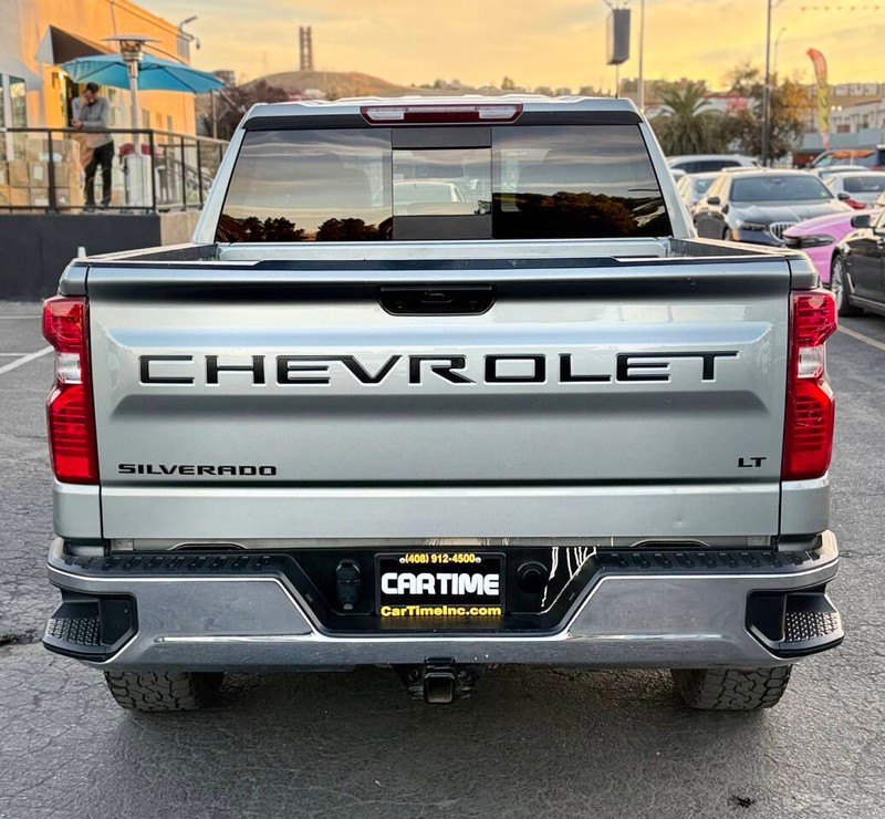 Chevrolet Silverado 1500 Vehicle Full-screen Gallery Image 05