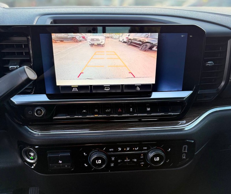 Chevrolet Silverado 1500 Vehicle Full-screen Gallery Image 11