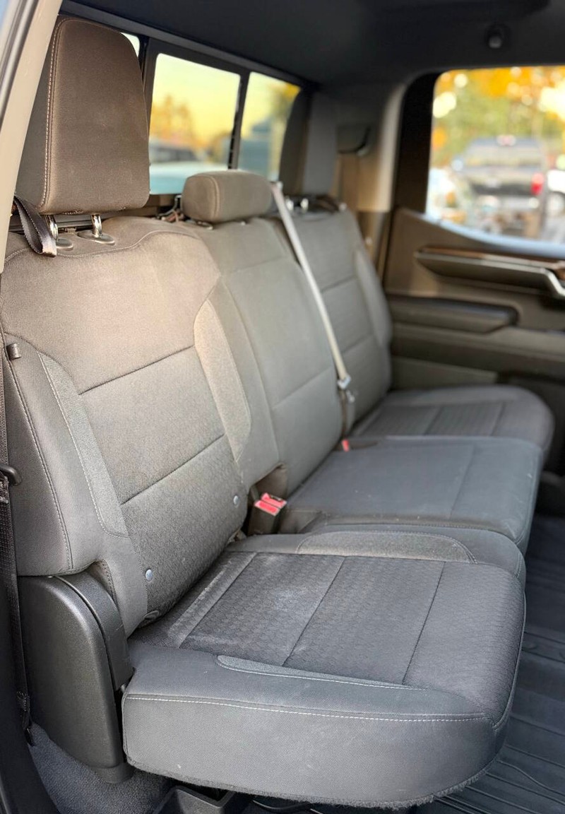 Chevrolet Silverado 1500 Vehicle Full-screen Gallery Image 14