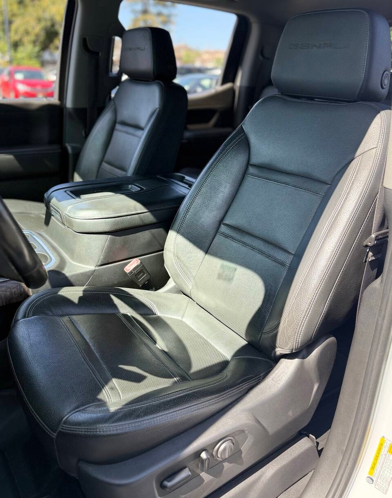 GMC Sierra 1500 Vehicle Full-screen Gallery Image 10