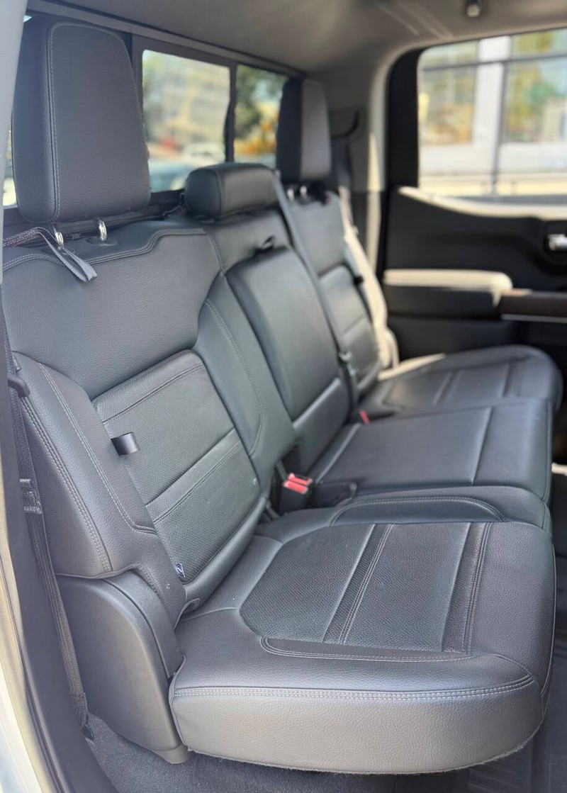 GMC Sierra 1500 Vehicle Full-screen Gallery Image 12