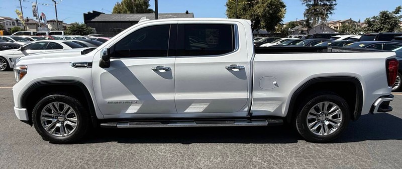 GMC Sierra 1500 Vehicle Full-screen Gallery Image 13