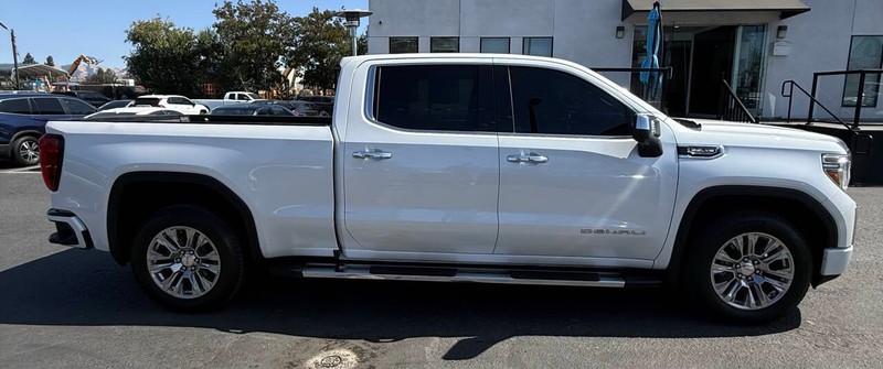 GMC Sierra 1500 Vehicle Full-screen Gallery Image 14